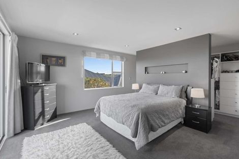 Photo of property in 31 Linkwater Way, Parklands, Christchurch, 8083