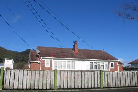 Photo of property in 193 Whites Line East, Waiwhetu, Lower Hutt, 5010