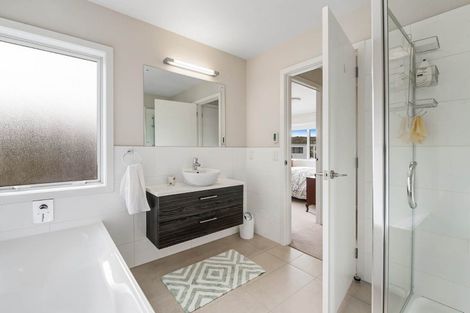 Photo of property in 61 Panorama Heights, Orewa, 0931