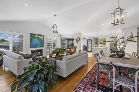 Photo of property in 1 Tupare Place, Highlands Park, New Plymouth, 4312