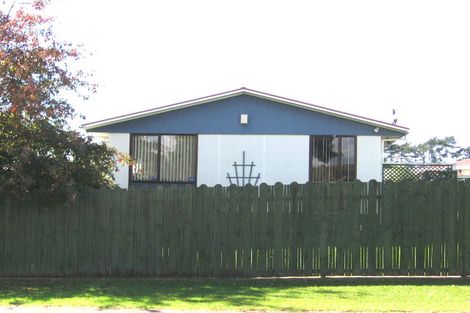 Photo of property in 9 Starforth Place, Henderson, Auckland, 0612
