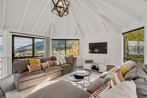 Photo of property in 13 Malaghan Street, Queenstown, 9300