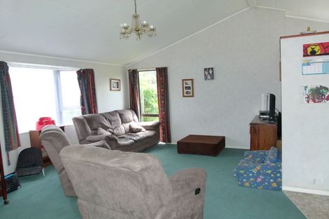 Photo of property in 21 Peppertree Glade, Kelvin Grove, Palmerston North, 4414