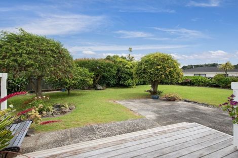 Photo of property in 12 Windsor Avenue, Waikanae, 5036