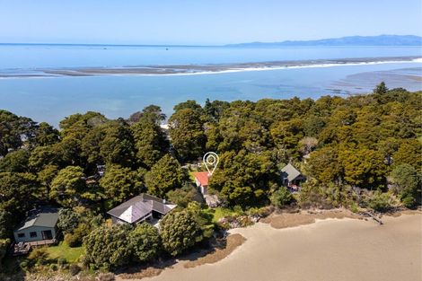 Photo of property in 50 Totara Avenue, Collingwood, 7073