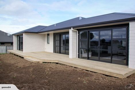 Photo of property in 19 Hoylake Place, Wattle Downs, Auckland, 2103