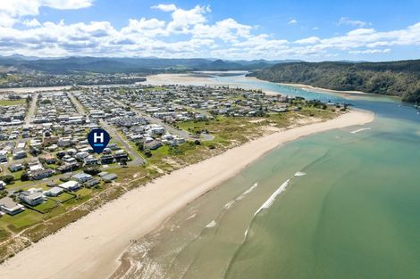 Photo of property in 305 Winifred Avenue, Whangamata, 3620