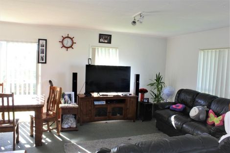 Photo of property in 1 Ettrick Place, Mangere East, Auckland, 2024