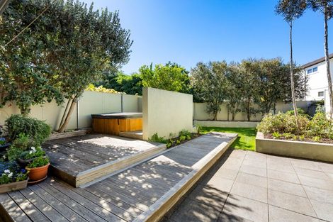 Photo of property in 15 Barry Street, Ahuriri, Napier, 4110