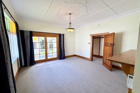 Photo of property in 23 Paynters Avenue, Strandon, New Plymouth, 4312