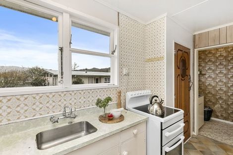 Photo of property in 33 Kairanga Crescent, Wainuiomata, Lower Hutt, 5014