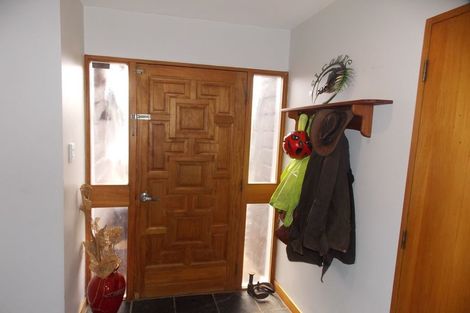 Photo of property in 32 Pioneer Highway, Awapuni, Palmerston North, 4412