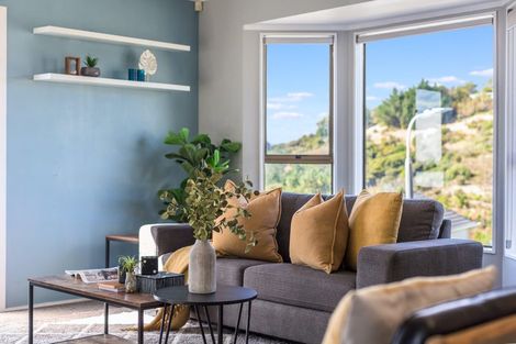 Photo of property in 16 Parkinson Close, Whitby, Porirua, 5024