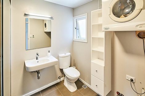 Photo of property in 3a/145 Ohiro Road, Brooklyn, Wellington, 6021