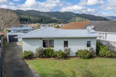 Photo of property in 40 Hamstead Street, Wainuiomata, Lower Hutt, 5014