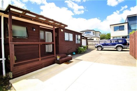 Photo of property in 17 Garelja Road, Henderson, Auckland, 0612