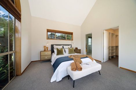 Photo of property in 3 Napuka Road, Henderson Valley, Auckland, 0612