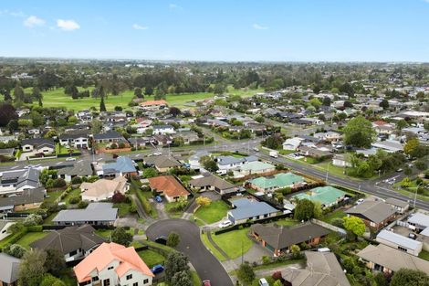 Photo of property in 25 Mangakoea Place, St Andrews, Hamilton, 3200