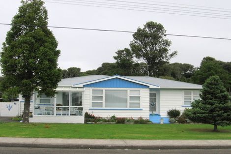 Photo of property in 30 Ngaio Road, Waikanae, 5036