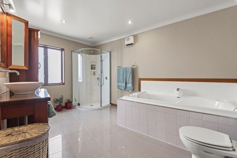 Photo of property in 117 Ruapehu Drive, Fitzherbert, Palmerston North, 4410