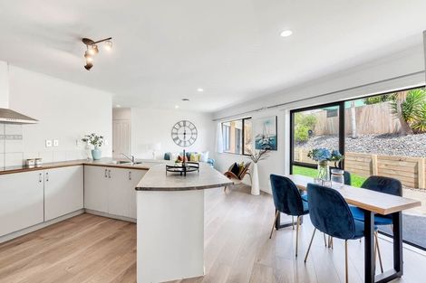 Photo of property in 47 Fleetwood Drive, Henderson, Auckland, 0612