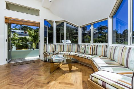 Photo of property in 1/9 The Esplanade, Castor Bay, Auckland, 0620