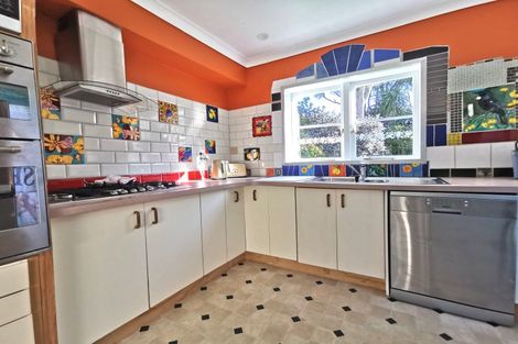 Photo of property in 37 Gillies Crescent, Waimarama, Havelock North, 4294