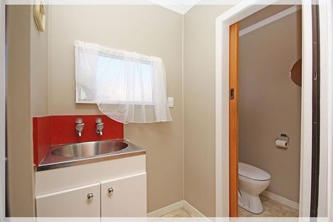 Photo of property in 5 Linklater Avenue, Foxton Beach, Foxton, 4815