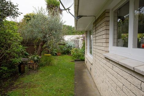 Photo of property in 23a/3 Eversleigh Road, Belmont, Auckland, 0622