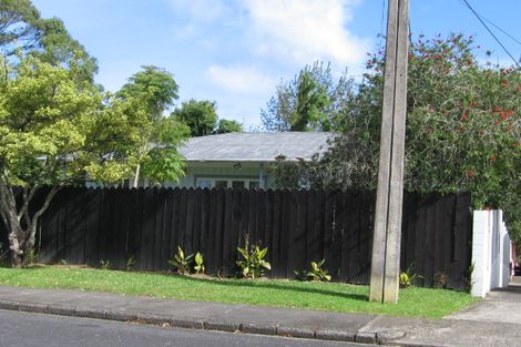 Photo of property in 6 Kingdale Road, Henderson, Auckland, 0610