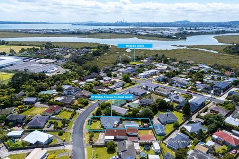 Photo of property in 57 Divich Avenue, Te Atatu South, Auckland, 0610