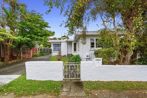Photo of property in 4 Lyndhurst Road, Tawa, Wellington, 5028