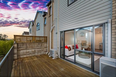 Photo of property in St Claire Village, 10/172 Mcleod Road, Te Atatu South, Auckland, 0610