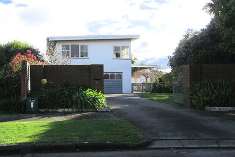 Photo of property in 17 Durham Crescent, Palmerston North, 4414