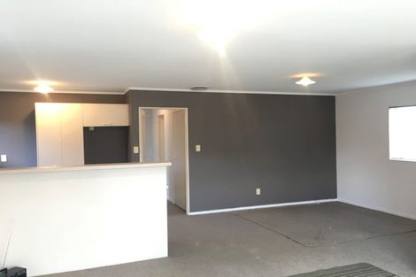 Photo of property in 10a Simpson Road, Ranui, Auckland, 0612