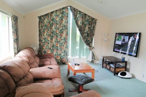 Photo of property in 14 Mellefont Close, East Tamaki Heights, Auckland, 2016