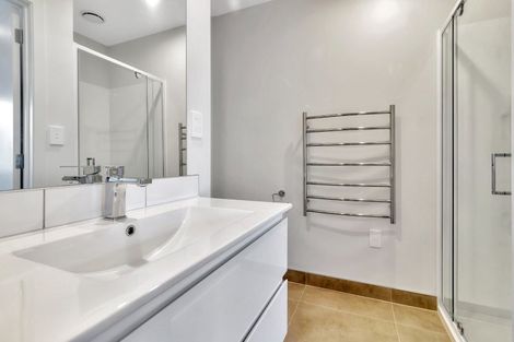 Photo of property in 6/1 Fruitvale Road, New Lynn, Auckland, 0600