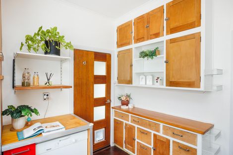 Photo of property in 210 College Street, West End, Palmerston North, 4412