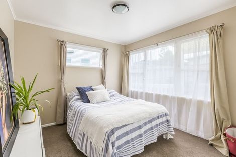 Photo of property in 1/19 Limmer Place, Browns Bay, Auckland, 0632