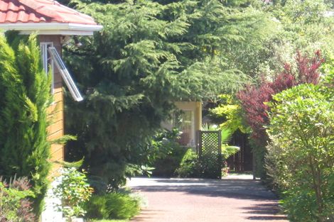 Photo of property in 2/8 Folkestone Street, Murrays Bay, Auckland, 0630
