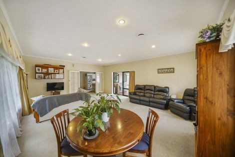 Photo of property in 13 Birdwood Avenue, Papatoetoe, Auckland, 2025