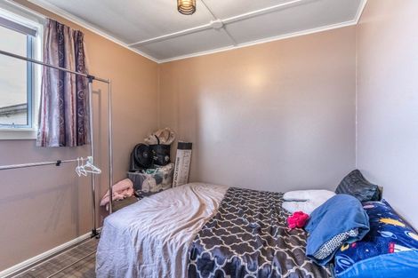 Photo of property in 15 Queen Street, Winton, 9720