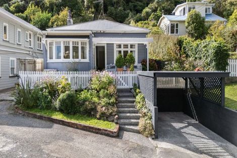 Photo of property in 25 Totara Street, Eastbourne, Lower Hutt, 5013