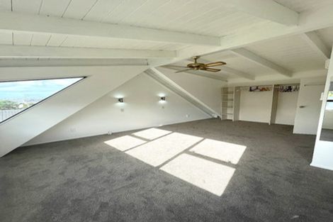 Photo of property in 77 Spence Road, Henderson, Auckland, 0612