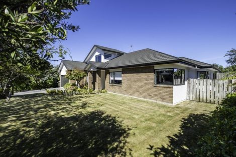 Photo of property in 34 Samwell Drive, Whitby, Porirua, 5024