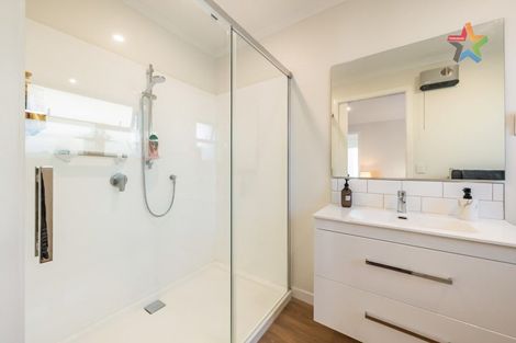 Photo of property in 5 Tarata Lane, Avalon, Lower Hutt, 5011