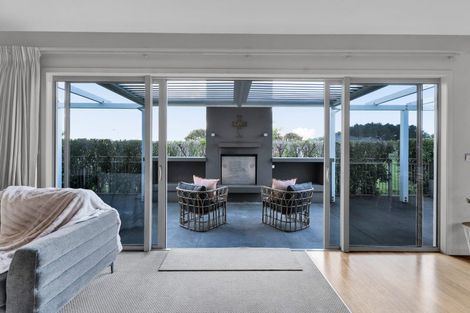 Photo of property in 1 Gleneagles Way, Waiwhakaiho, New Plymouth, 4312