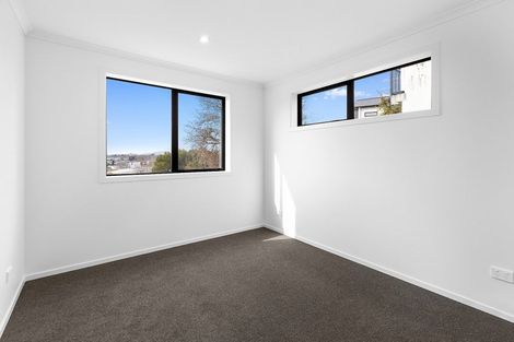 Photo of property in 2/12 Ruakiwi Road, Hamilton Lake, Hamilton, 3204