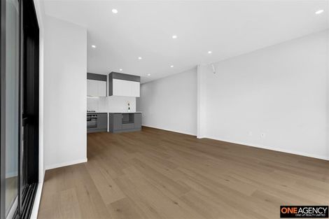 Photo of property in 18 Waimarie Drive, Karaka, 2578