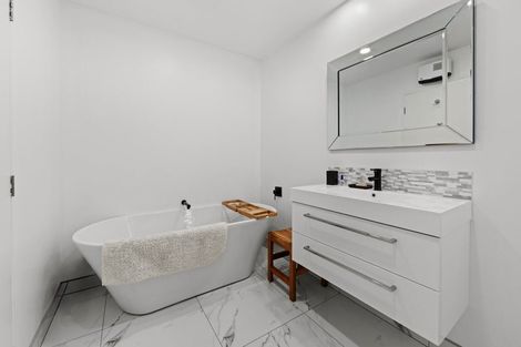 Photo of property in 35b Holly Road, St Albans, Christchurch, 8014